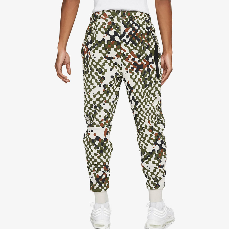 Nike Sportswear Tech
