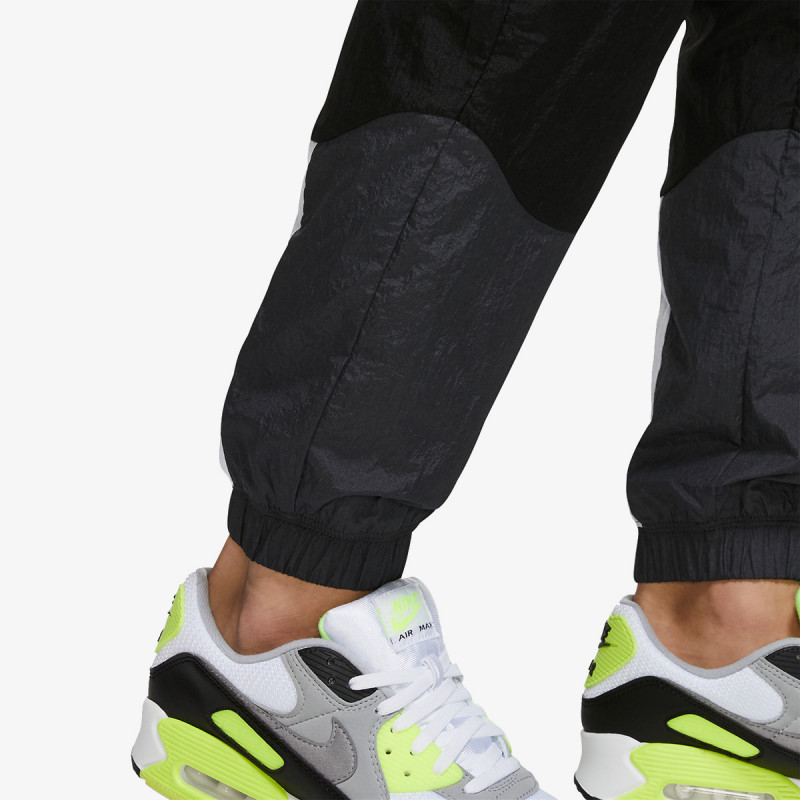 Nike Sportswear Swoosh 