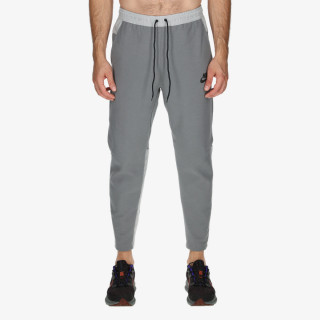 Nike Sportswear Tech Essentials+ 