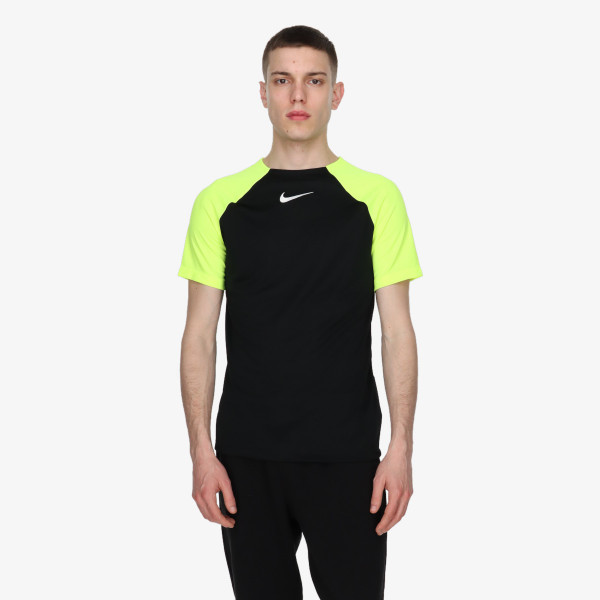 NIKE Academy Pro 