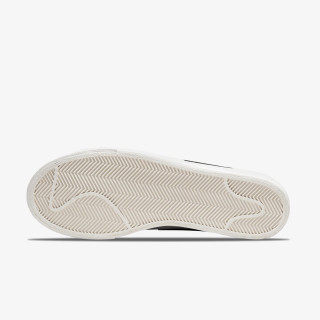 Nike Blazer Low Platform 