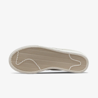 Nike W BLAZER LOW PLATFORM 