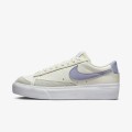 Nike W BLAZER LOW PLATFORM 
