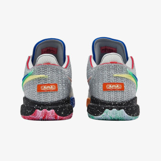 Nike LEBRON XX 