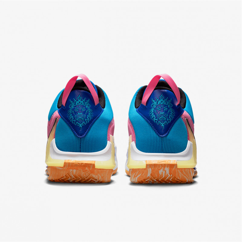 Nike LeBron Witness 7 