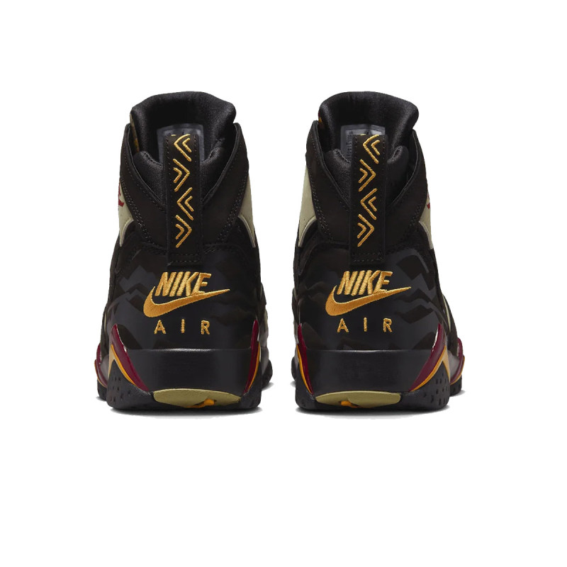 Nike AIR JORDAN 7 RETRO SE 
