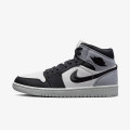 Nike WMNS AIR JORDAN 1 MID SE 