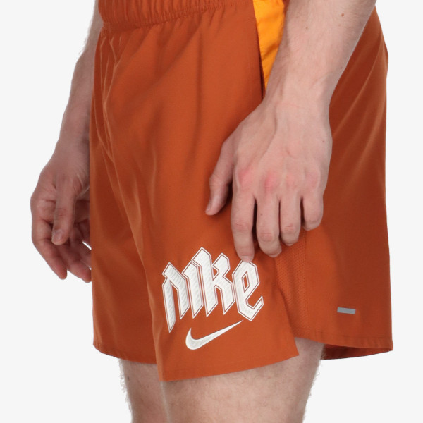 NIKE Dri-FIT Run Division Challenger 