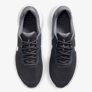 Nike Revolution 7 