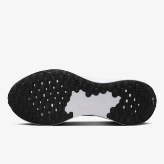 Nike Revolution 7 