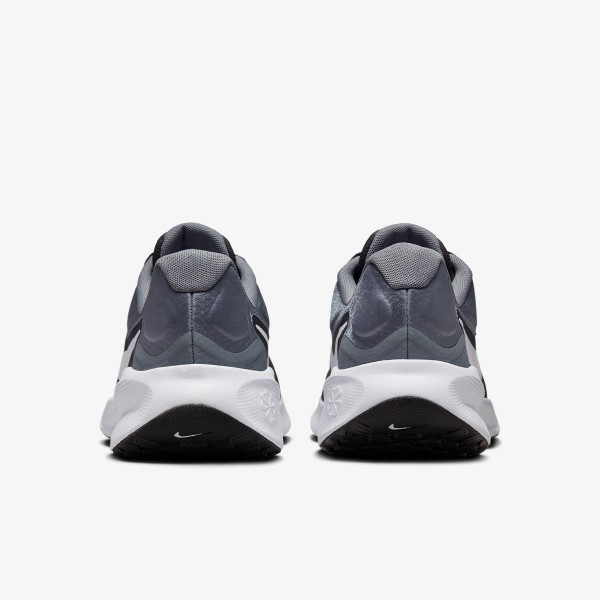 Nike Revolution 7 