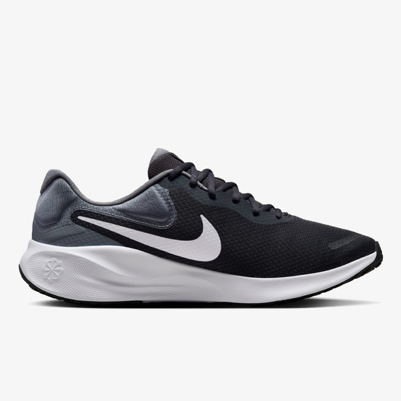 Nike Revolution 7 