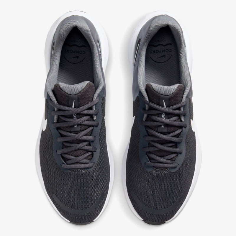 Nike Revolution 7 