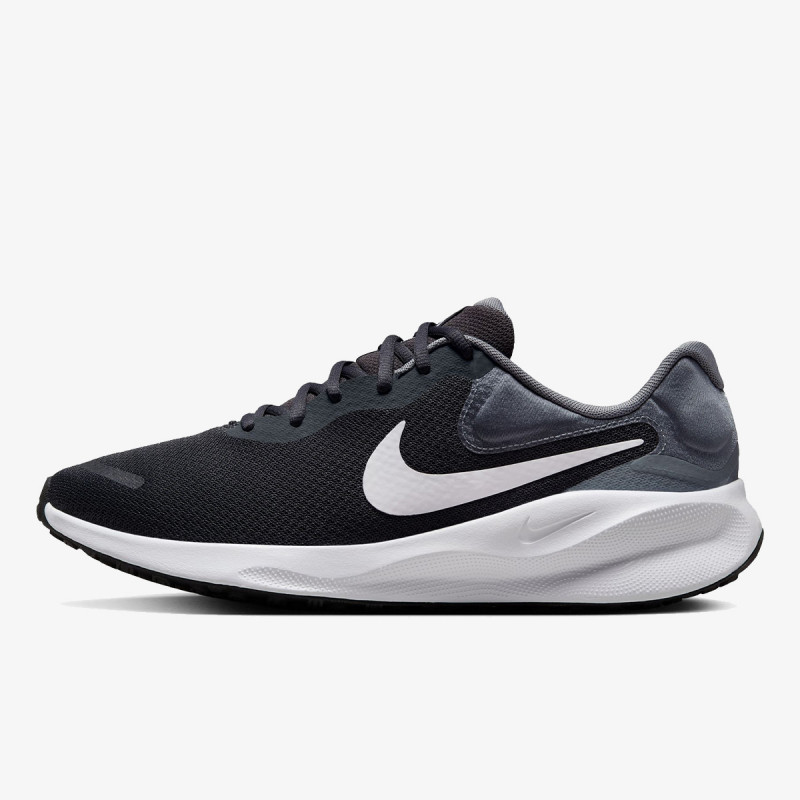 Nike Revolution 7 