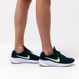 Nike Revolution 7 