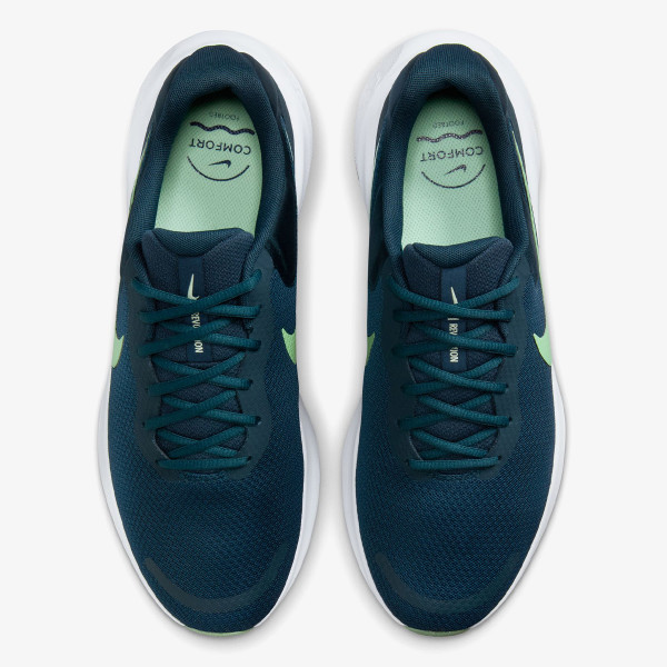Nike Revolution 7 