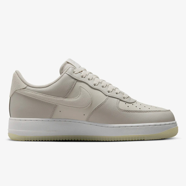 Nike AIR FORCE 1 '07 LV8 