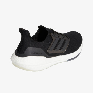 adidas ULTRABOOST 21 