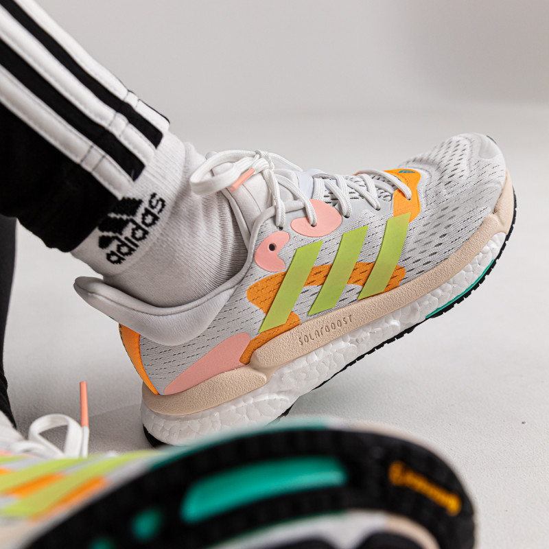 adidas SOLAR BOOST 4 