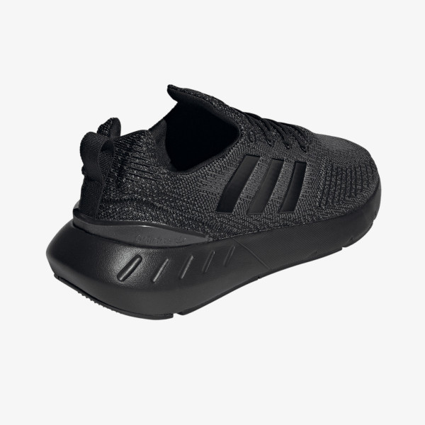adidas SWIFT RUN 22 