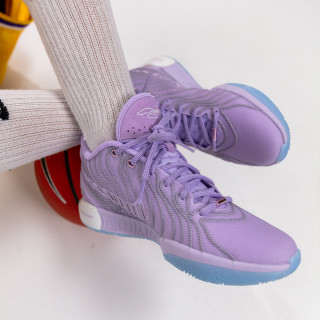 Nike LEBRON XXI 
