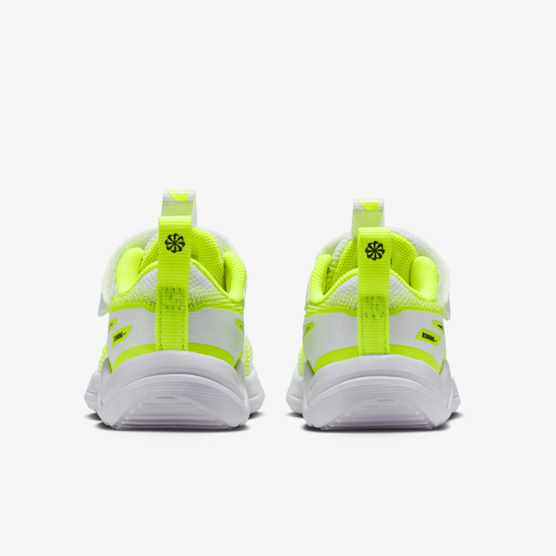 Nike Cosmic Runner 