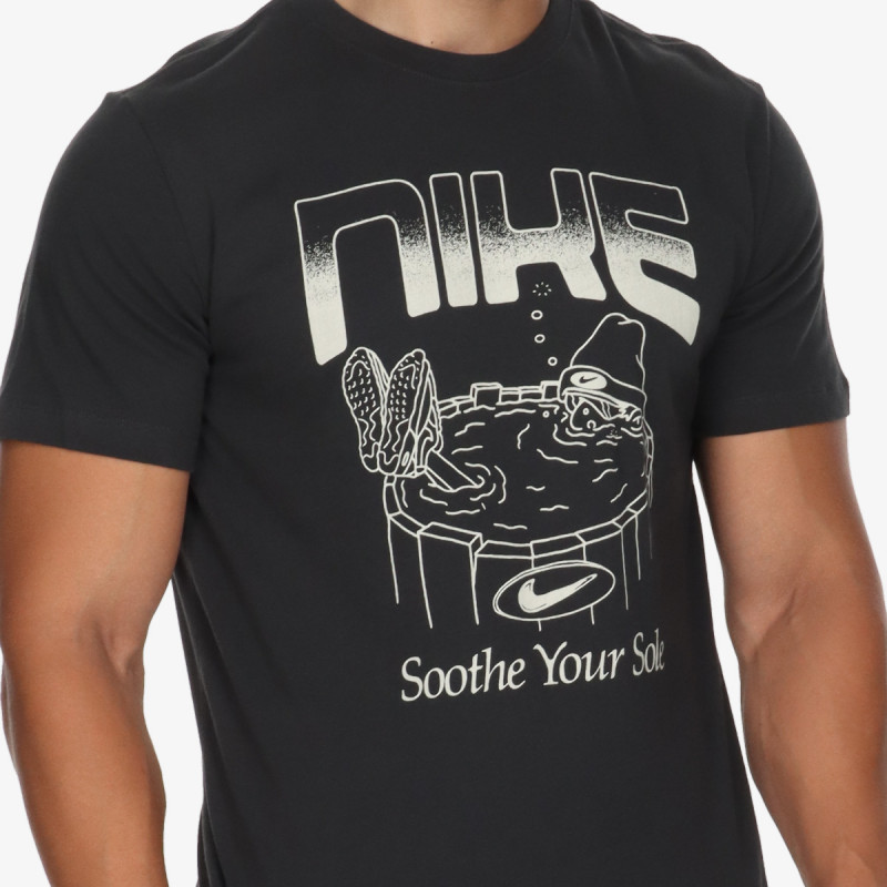 Nike U NSW TEE OC FB GFX BRNDRD 