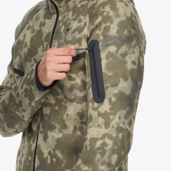 Nike Tech 
