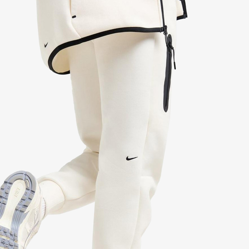 Nike Sportswear Tech Mid-Rise 