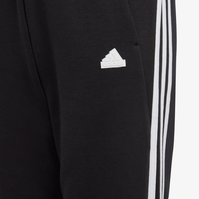 adidas FUTURE ICONS 