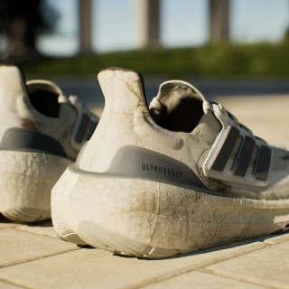 adidas ULTRABOOST LIGHT 