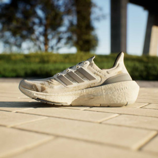 adidas ULTRABOOST LIGHT 