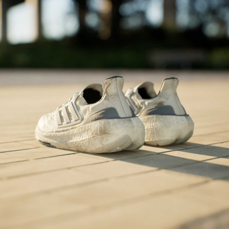 adidas ULTRABOOST LIGHT 