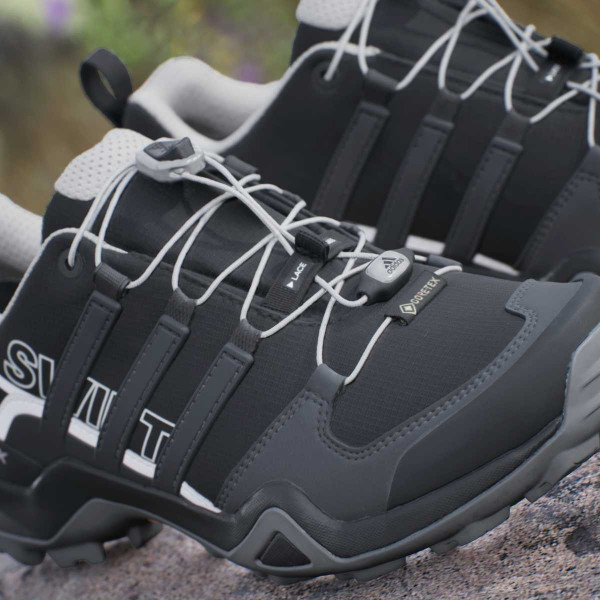adidas Terrex Swift R2
