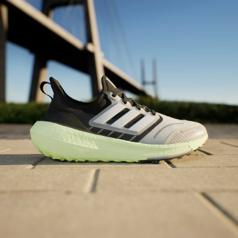 adidas ULTRABOOST LIGHT GTX 