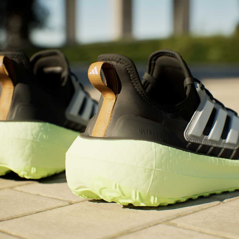 adidas ULTRABOOST LIGHT GTX 