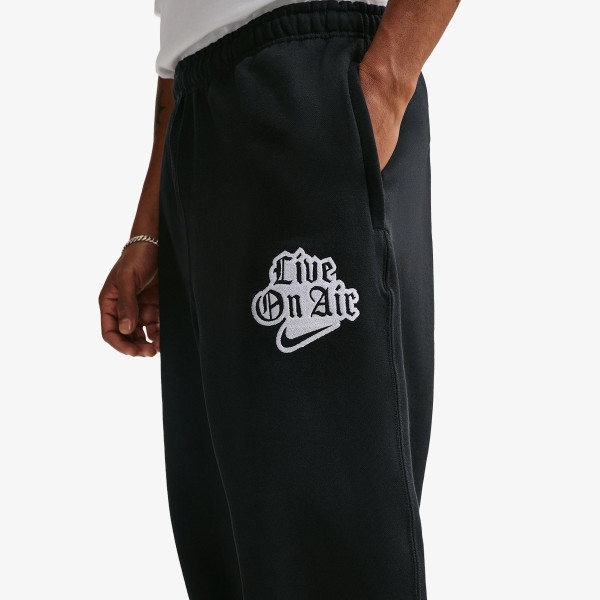 Nike Solo Swoosh 