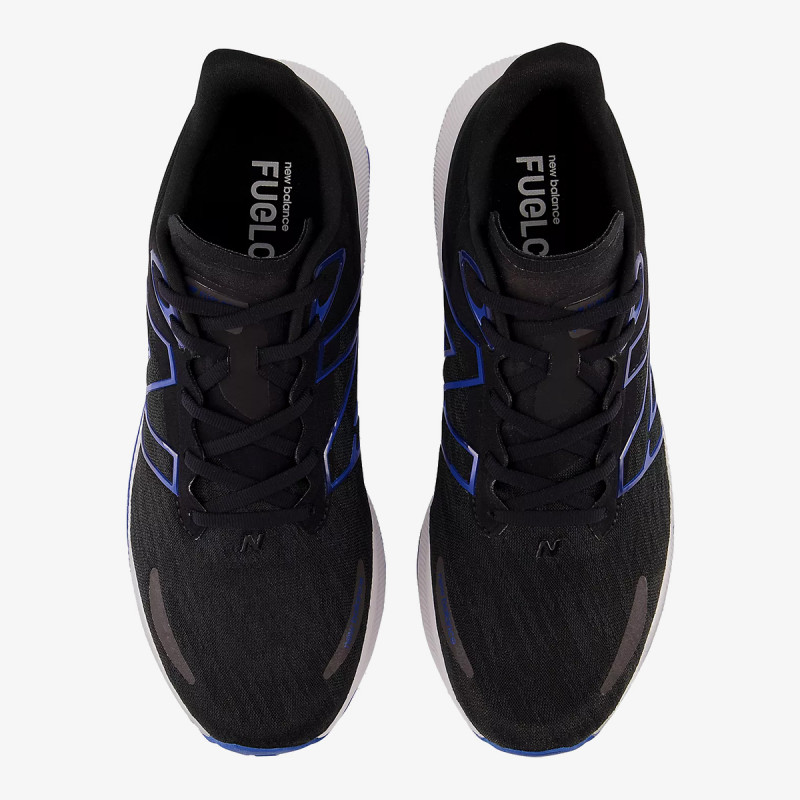New Balance FuelCell Propel v3 