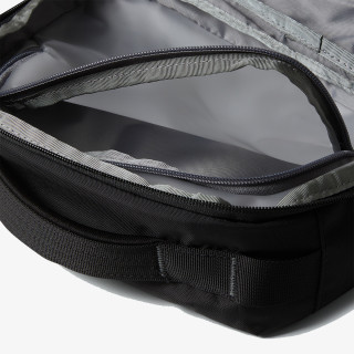 The North Face BASE CAMP VOYAGER TOILETRY KIT 