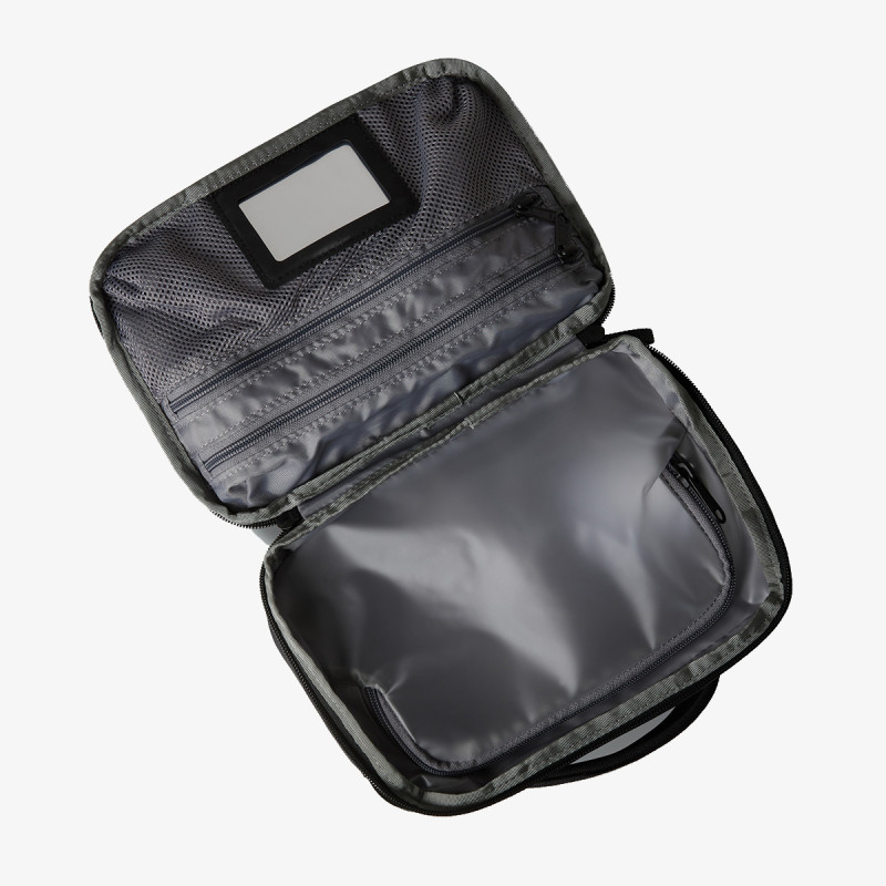 The North Face BASE CAMP VOYAGER TOILETRY KIT 