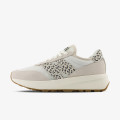 New Balance 370 