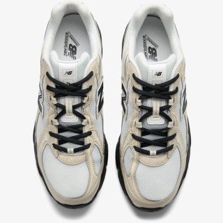 New Balance 740 